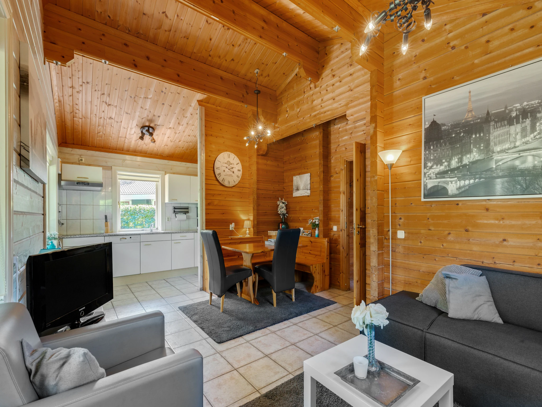 Foto's Vrijstaande bungalow in de Veluwe met een omheinde tuin - Belvilla by Oyo