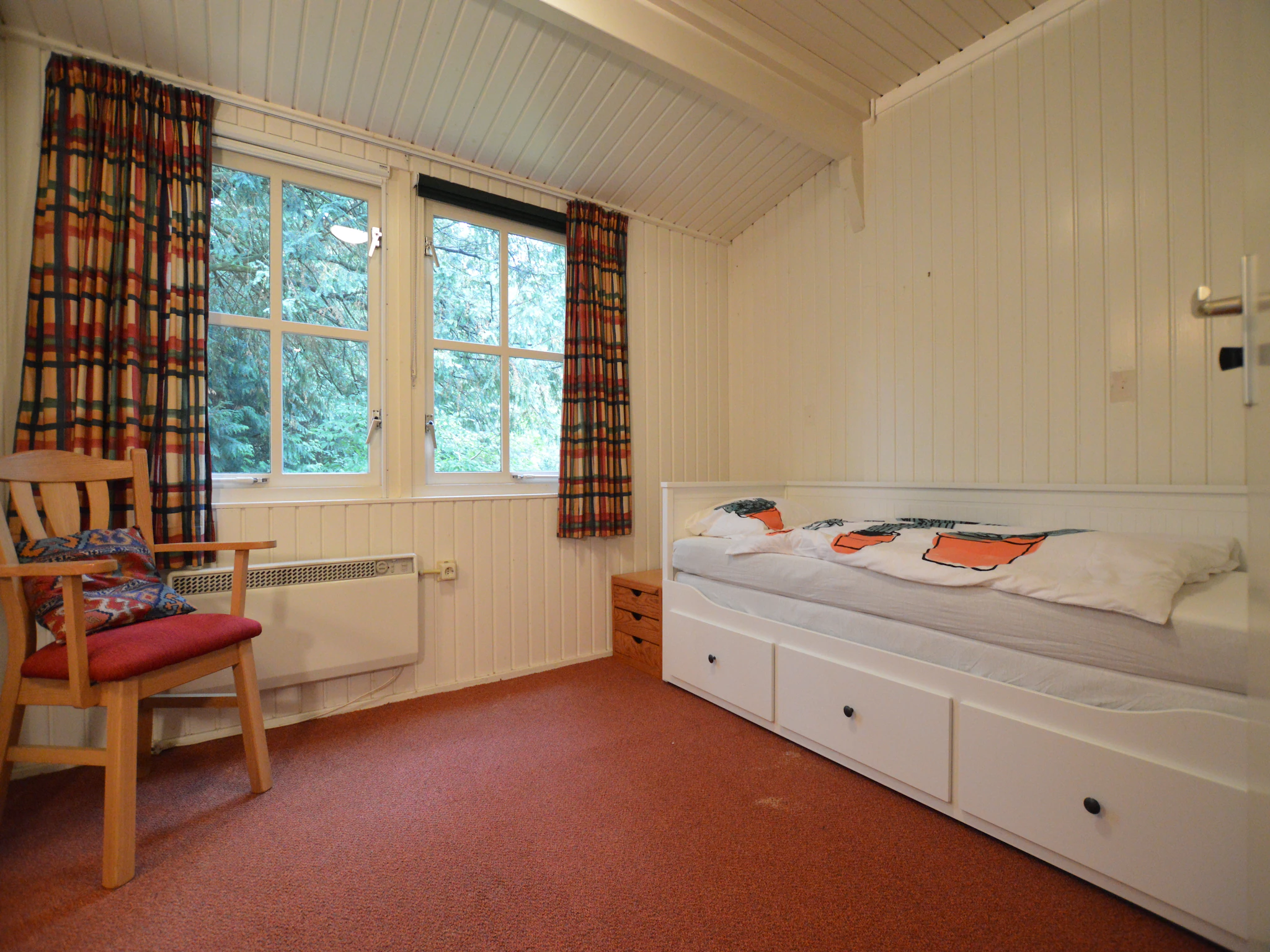 Foto's Houten vakantiehuis in Maarheeze midden op de heide - Belvilla by Oyo