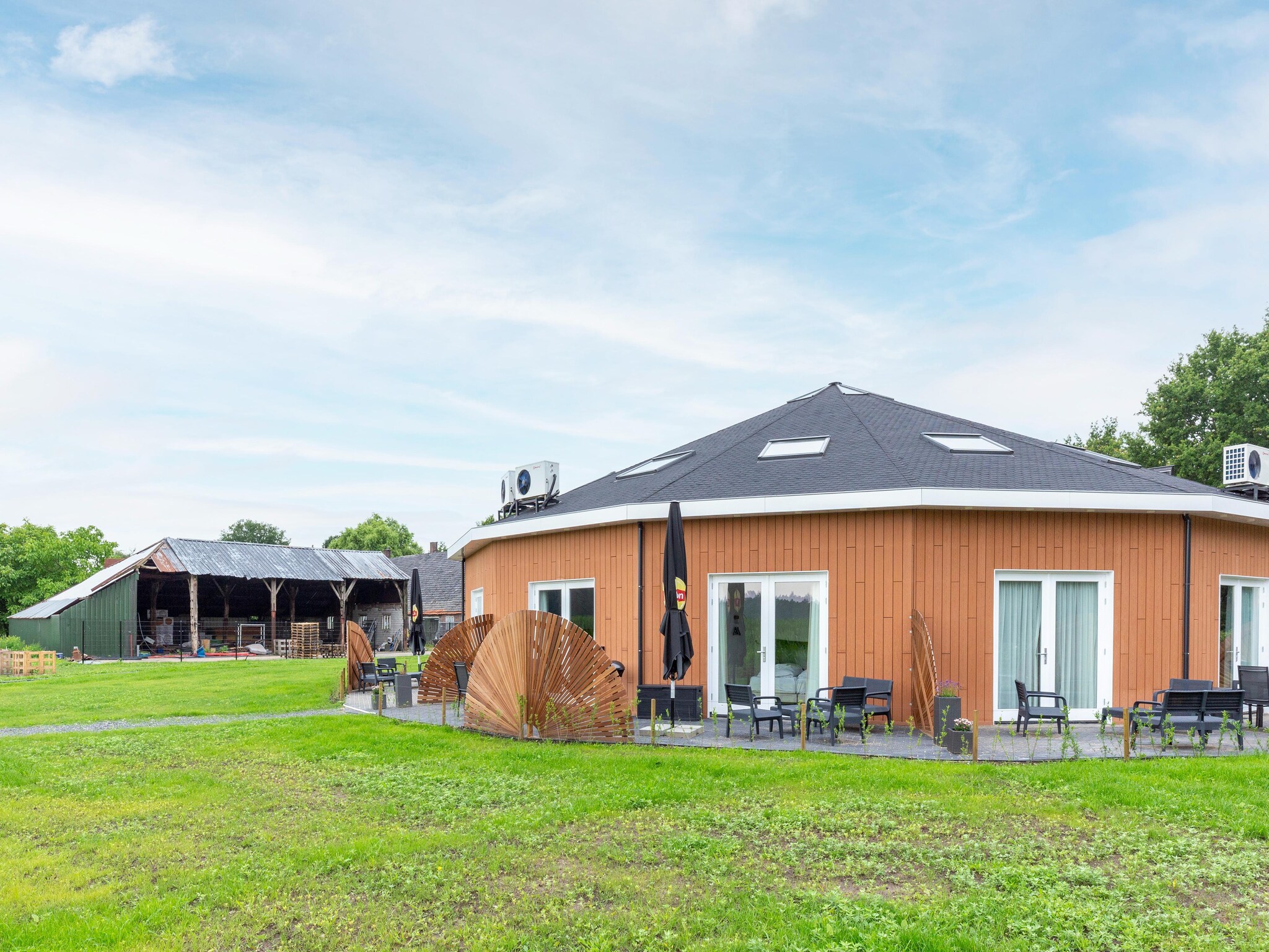Foto's Heerlijk vakantiehuis in Goirle met terras - Belvilla by Oyo
