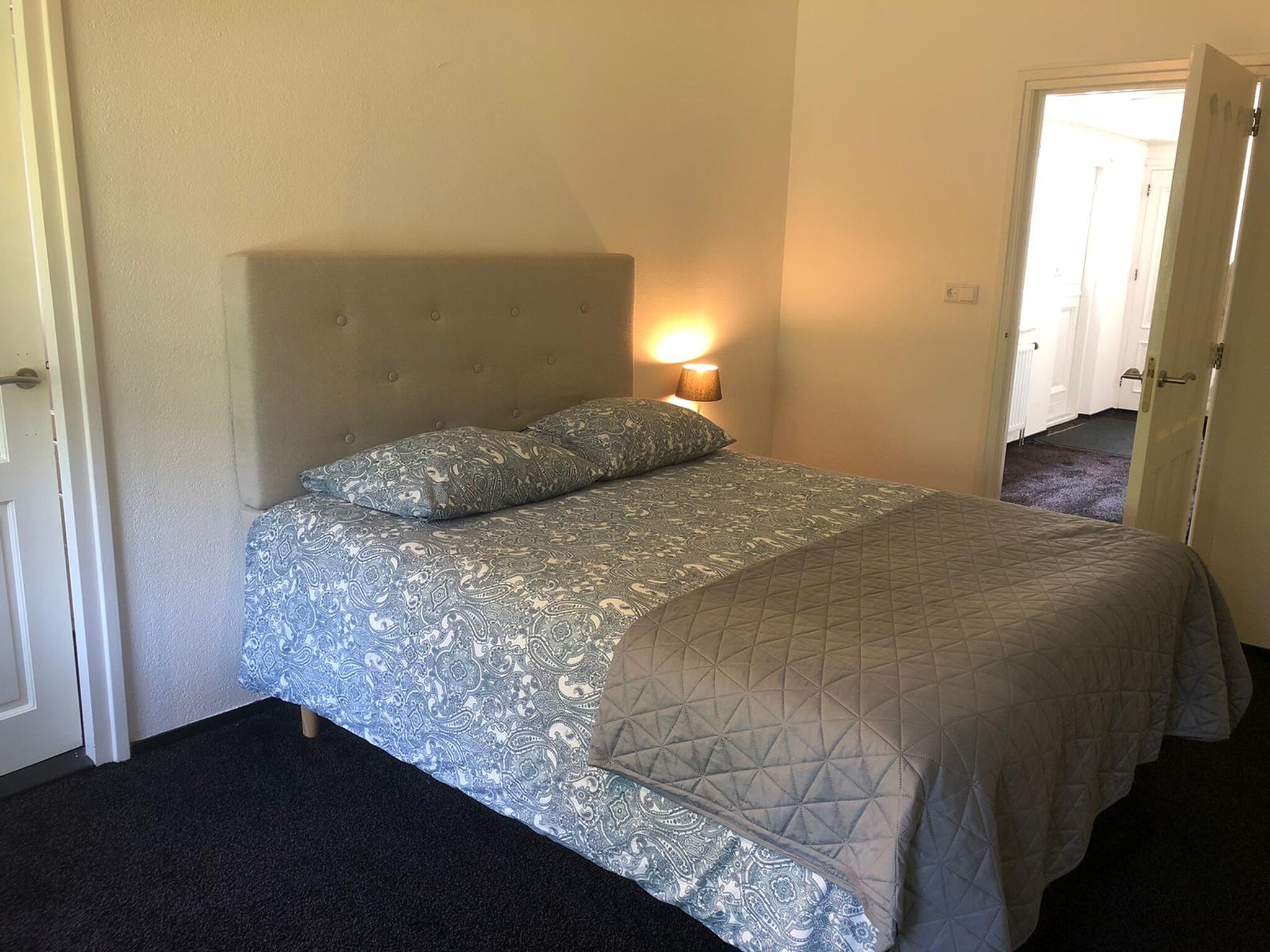 Foto's Uniek en luxe vakantiehuis in Harderwijk met grote tuin - Belvilla by Oyo