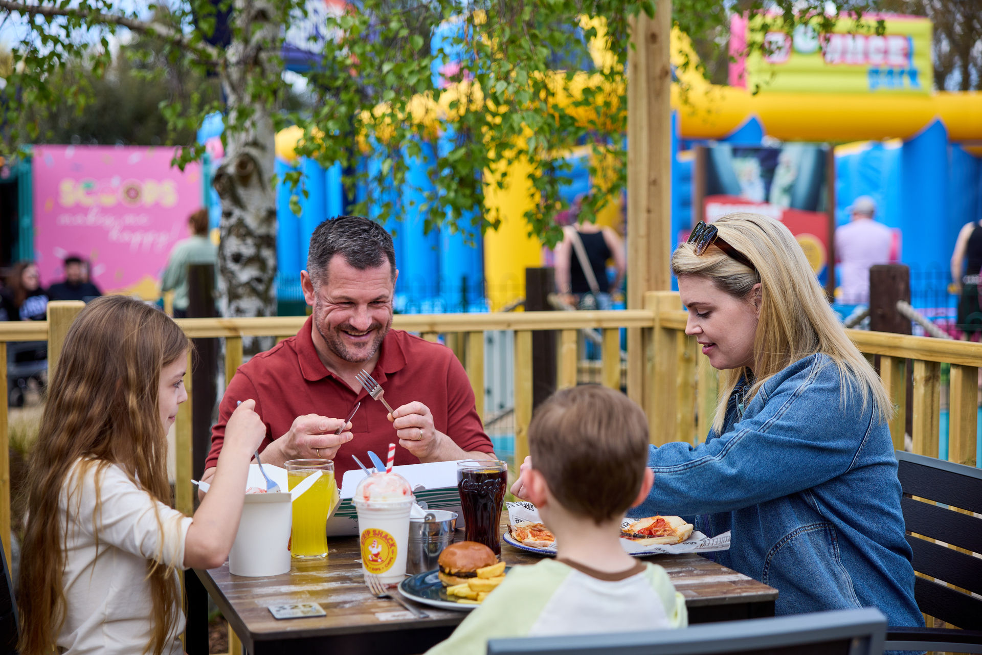 Outdoor dinings at Highfield Grange Holiday Park