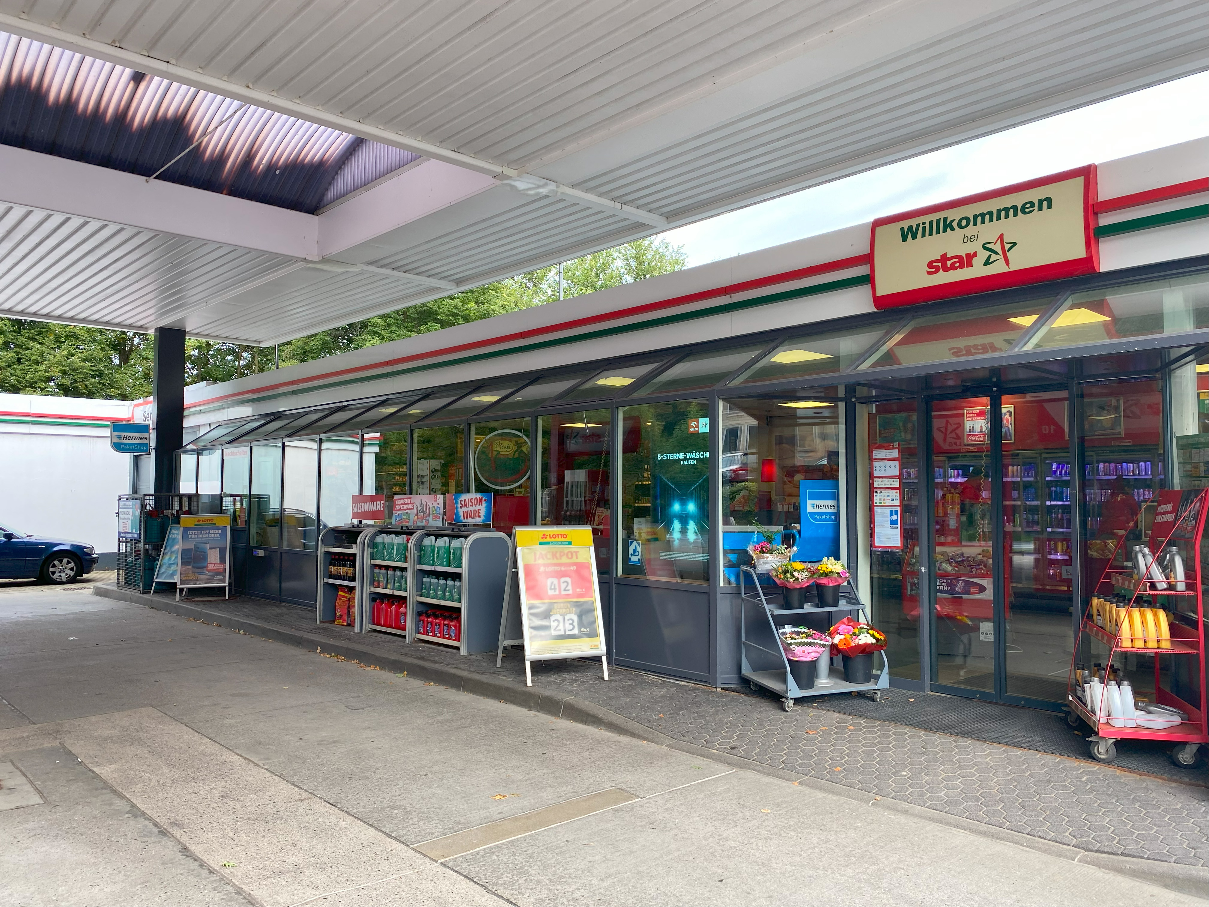 star Tankstelle - GALLERY