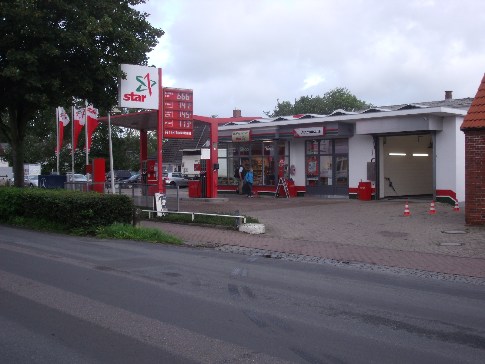 Bild 1 star Tankstelle in Wyk