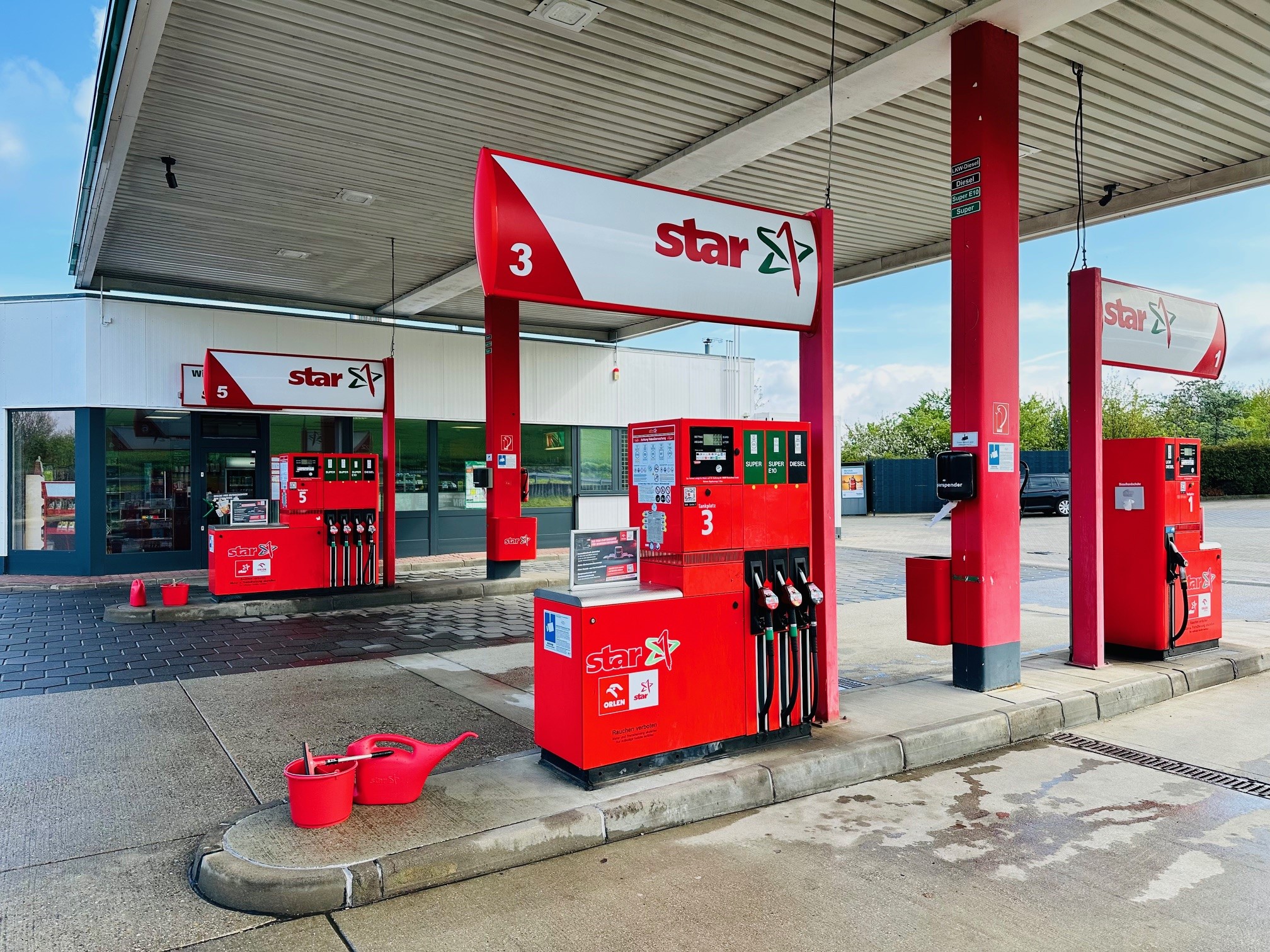 Bild 4 star Tankstelle in Nebra