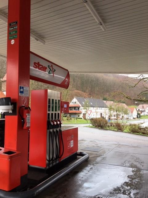 Bild 2 star Tankstelle in Wesertal