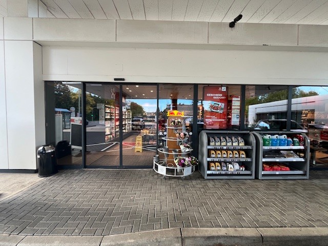 star Tankstelle - GALLERY