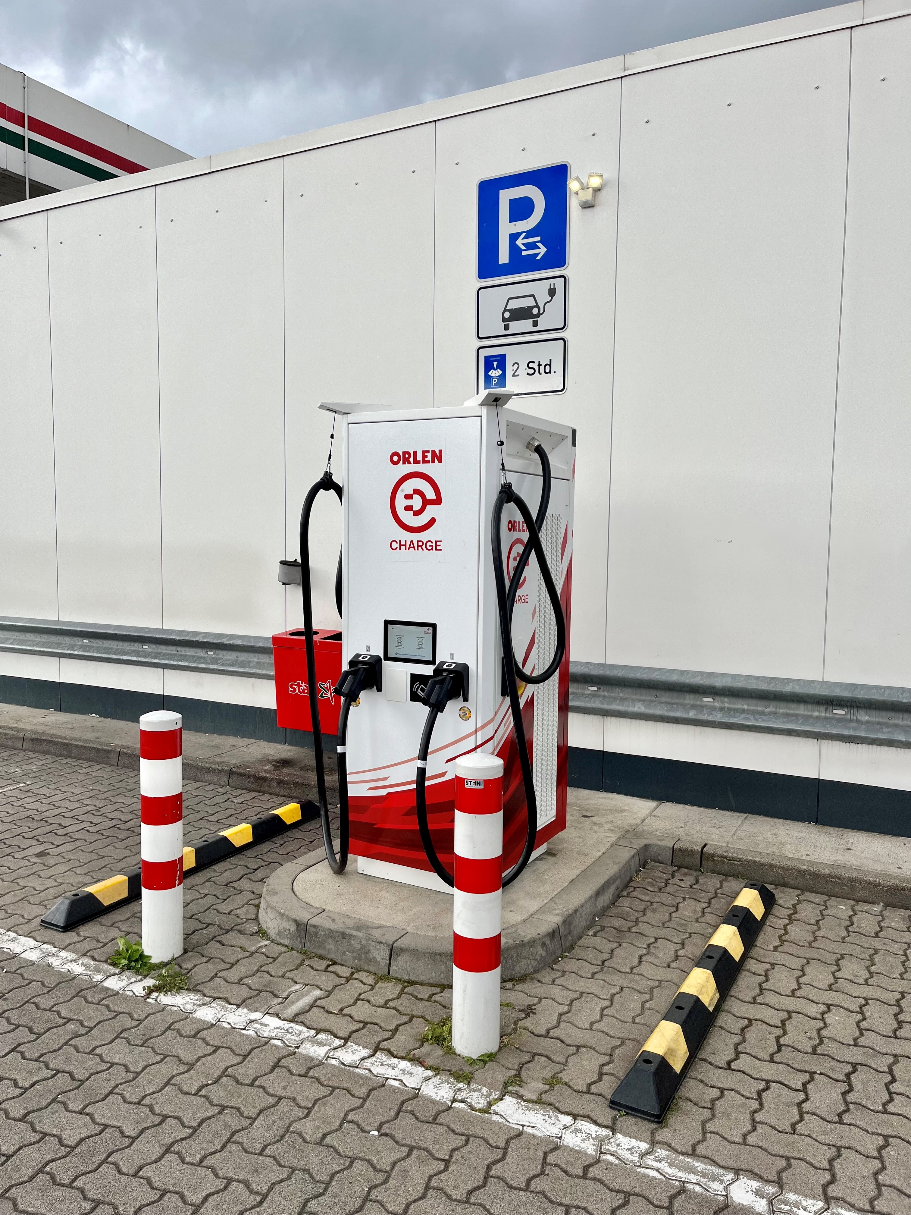 ORLEN CHARGE Ladestation, Bei der Lohmühle 54 in Lübeck
