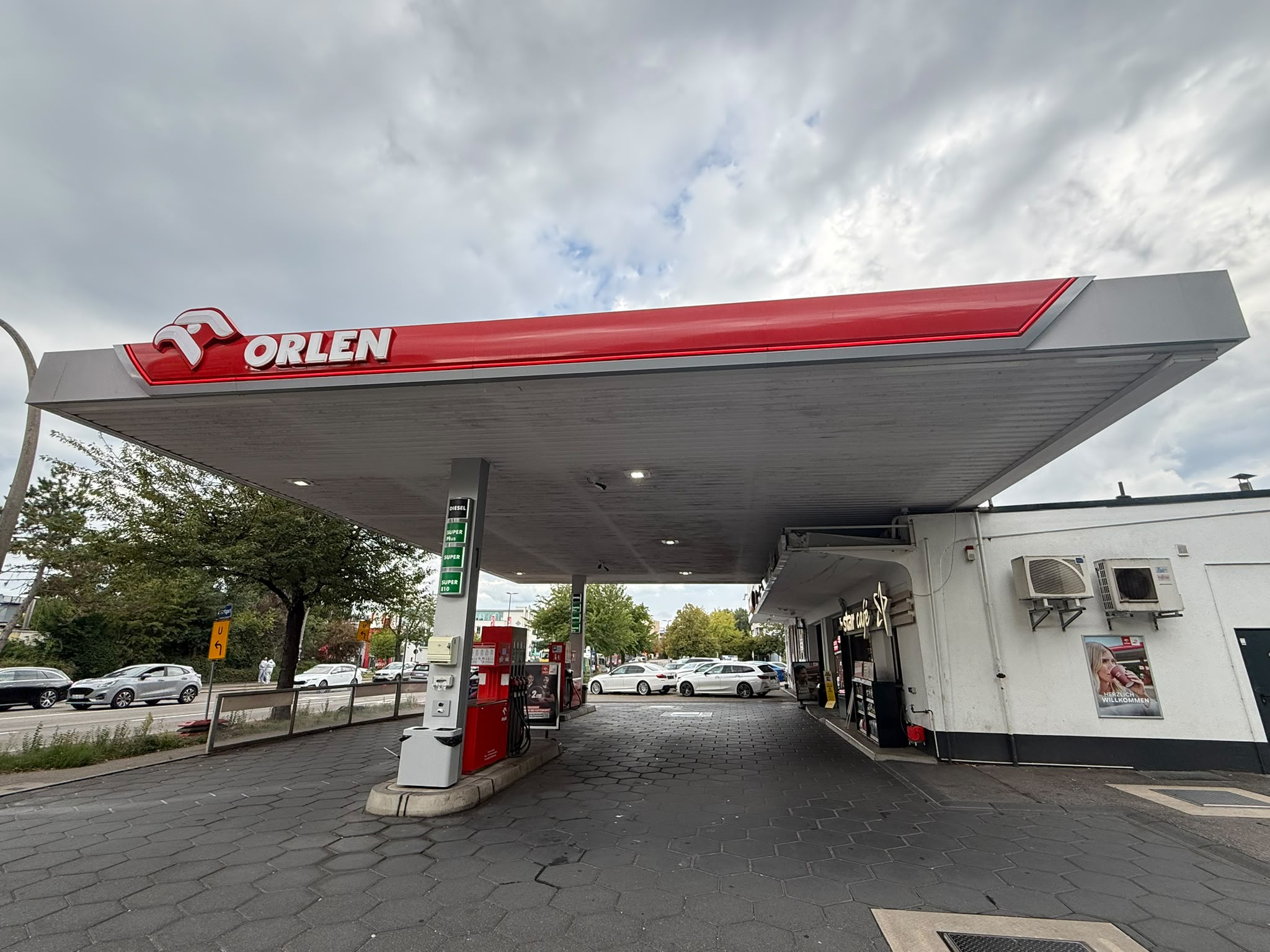 Bild 1 ORLEN Tankstelle in Sindelfingen
