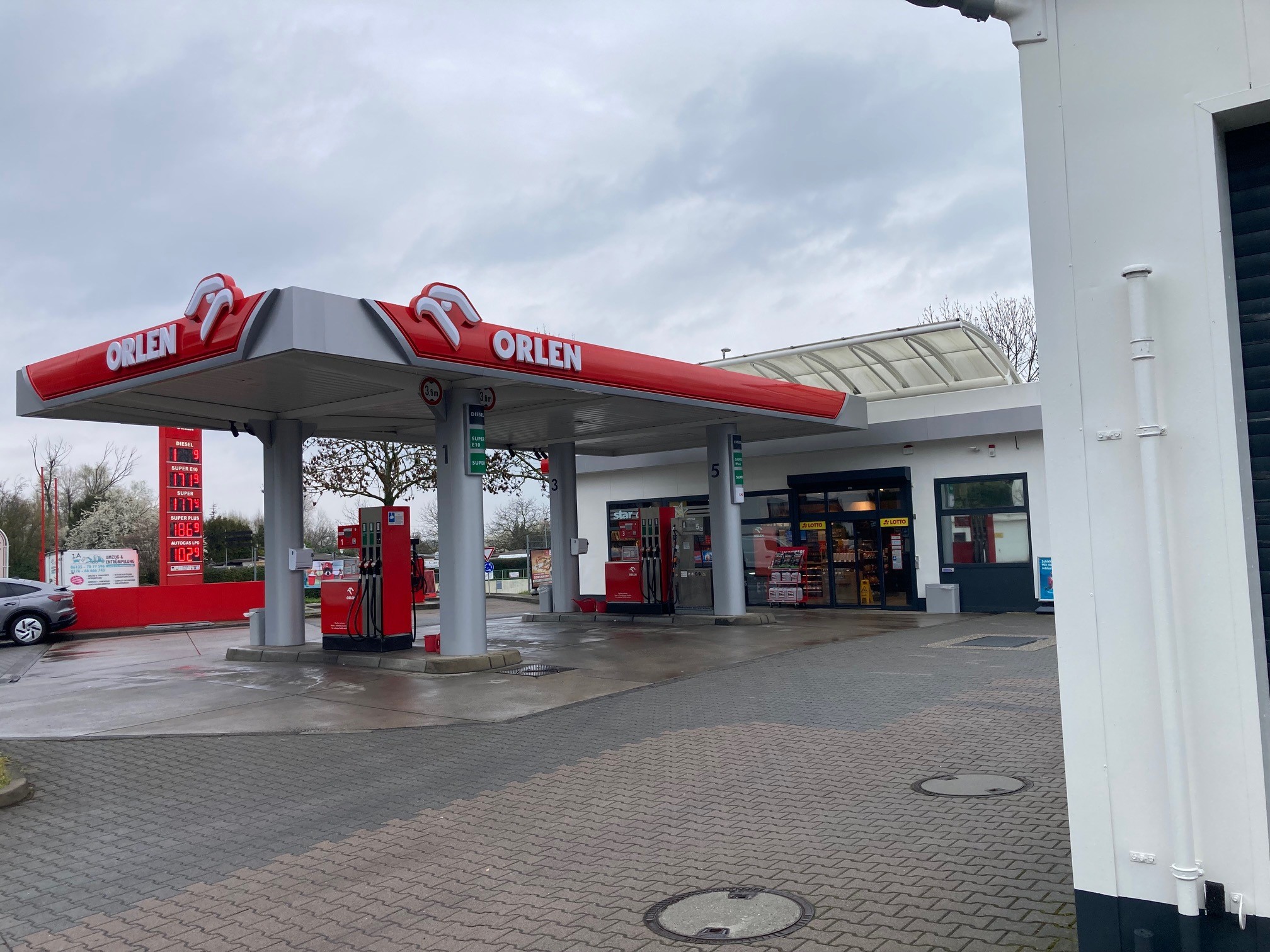 Bild 1 ORLEN Tankstelle in Bodenheim