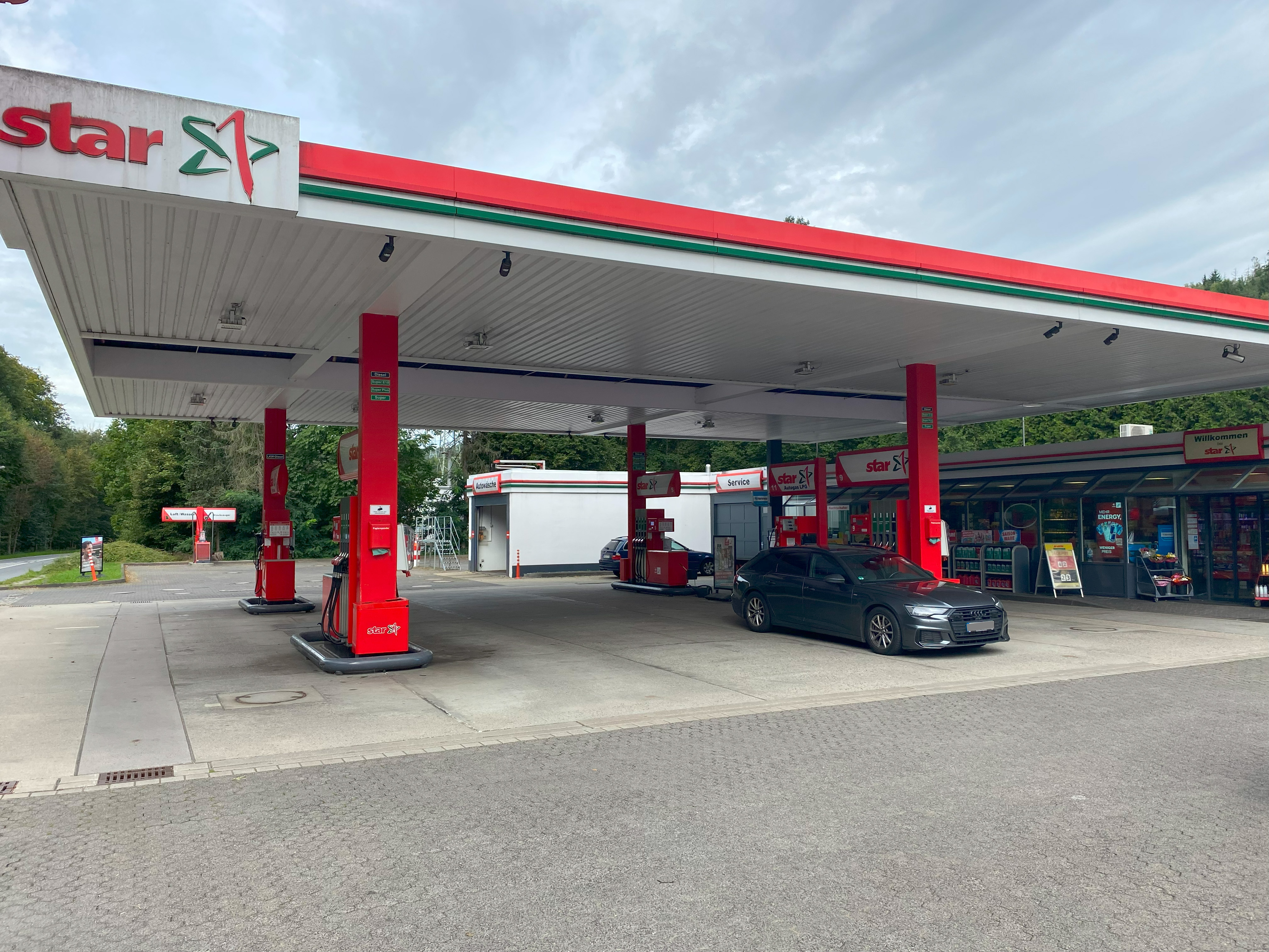 star Tankstelle - GALLERY