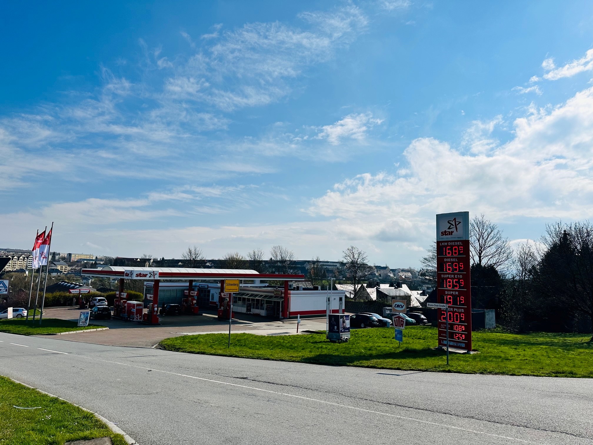 Bild 2 star Tankstelle in Schneeberg
