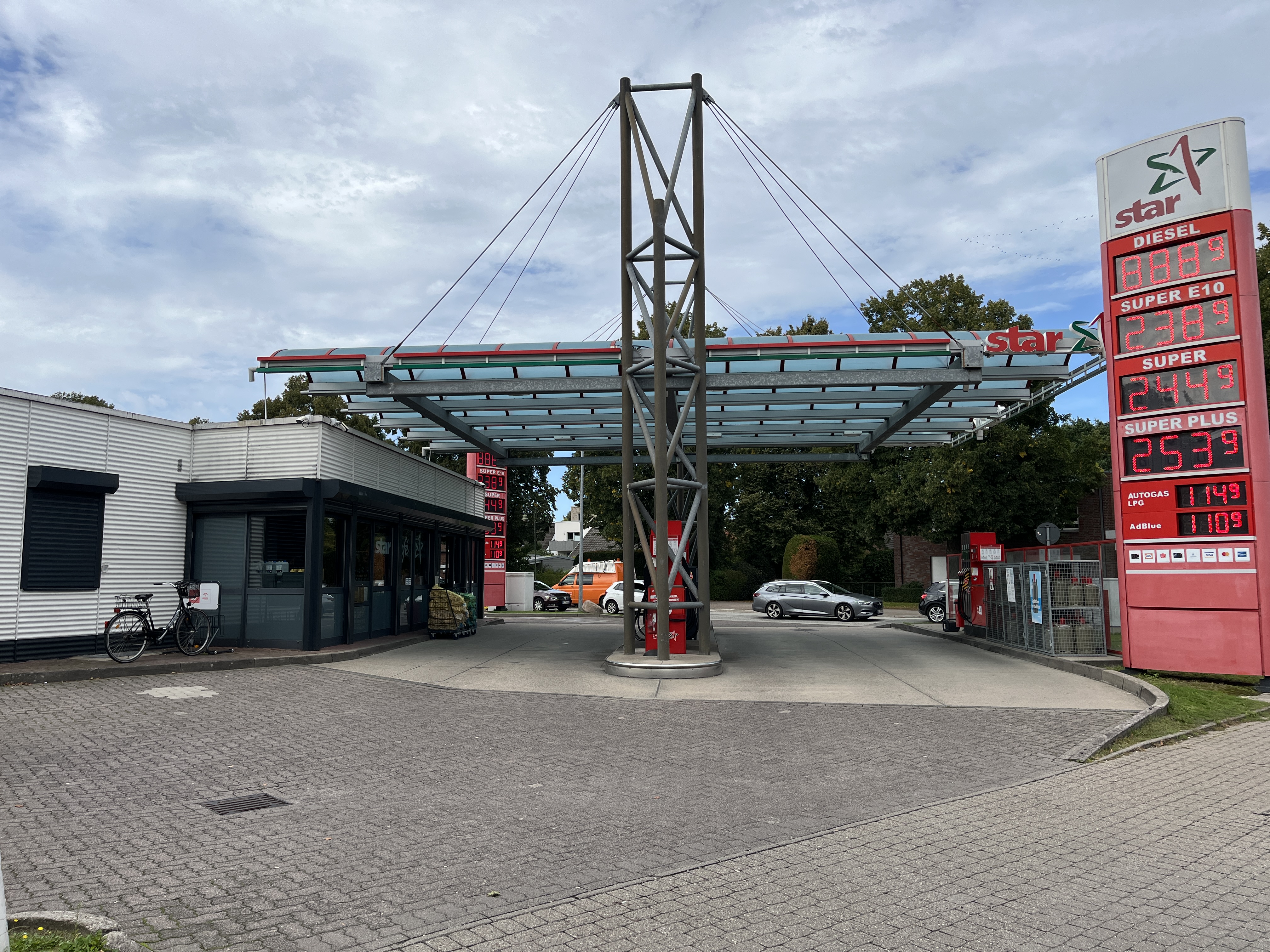 Kundenbild groß 2 star Tankstelle