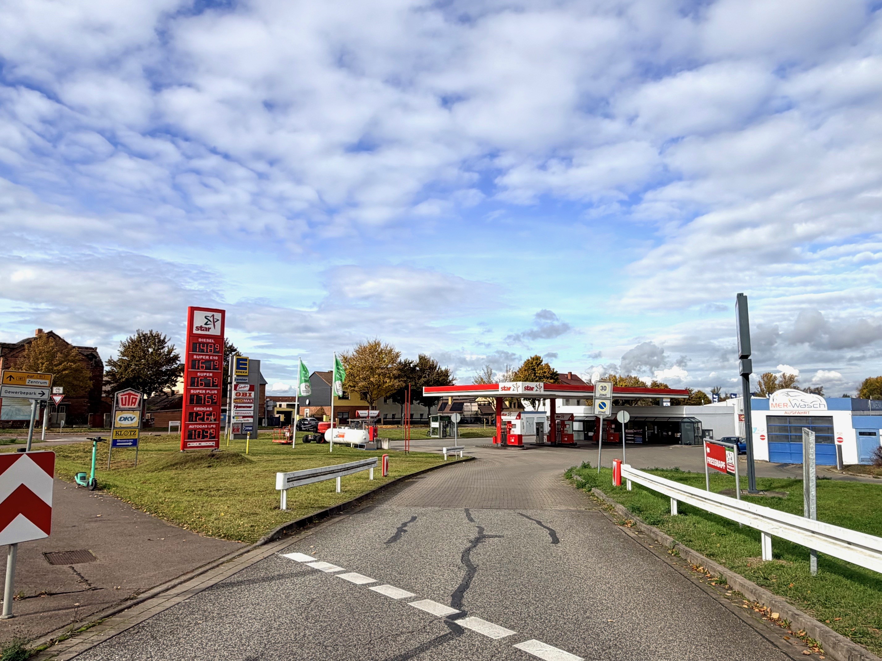 Bild 1 star Tankstelle in Merseburg