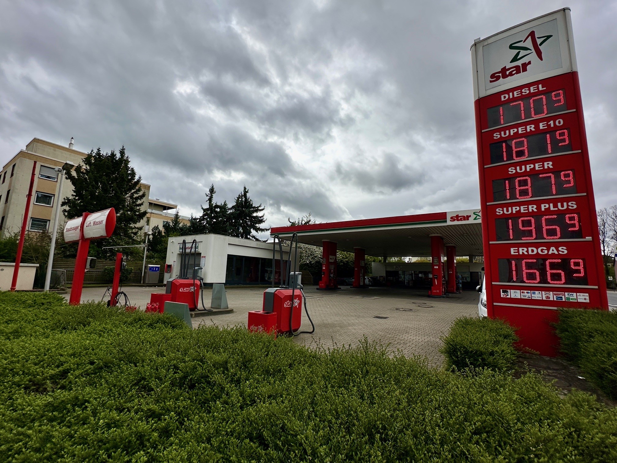 Bild 1 star Tankstelle in Düren