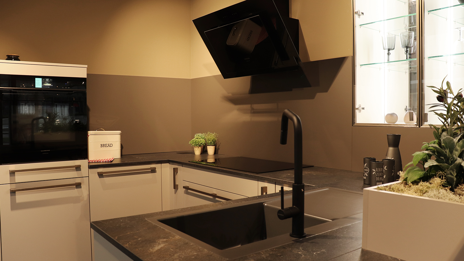 Bild 16 PLANA Küchenstudio Heilbronn in Heilbronn