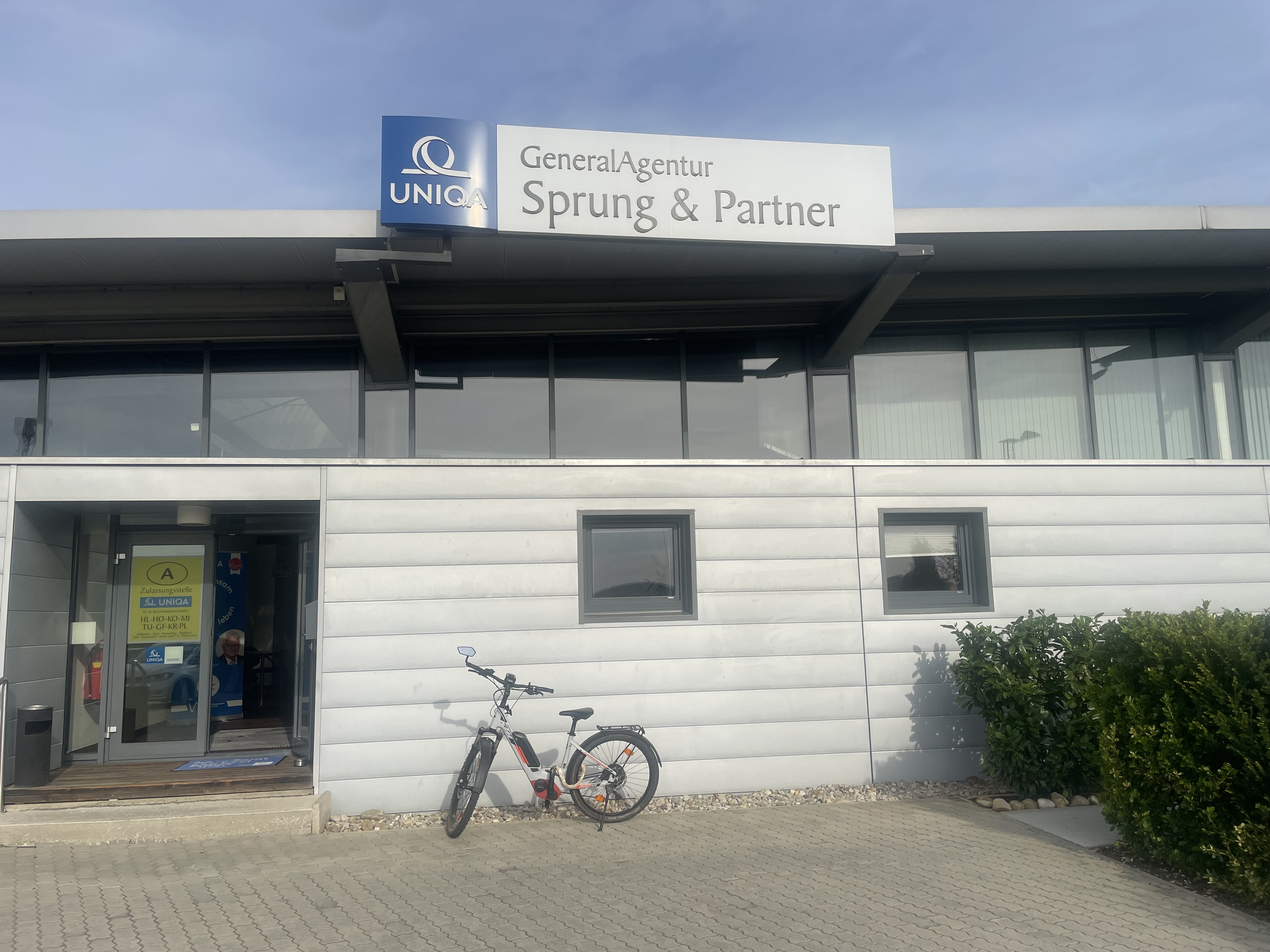 Bild 1 von UNIQA GeneralAgentur Sprung & Partner KG & Kfz Zulassungsstelle