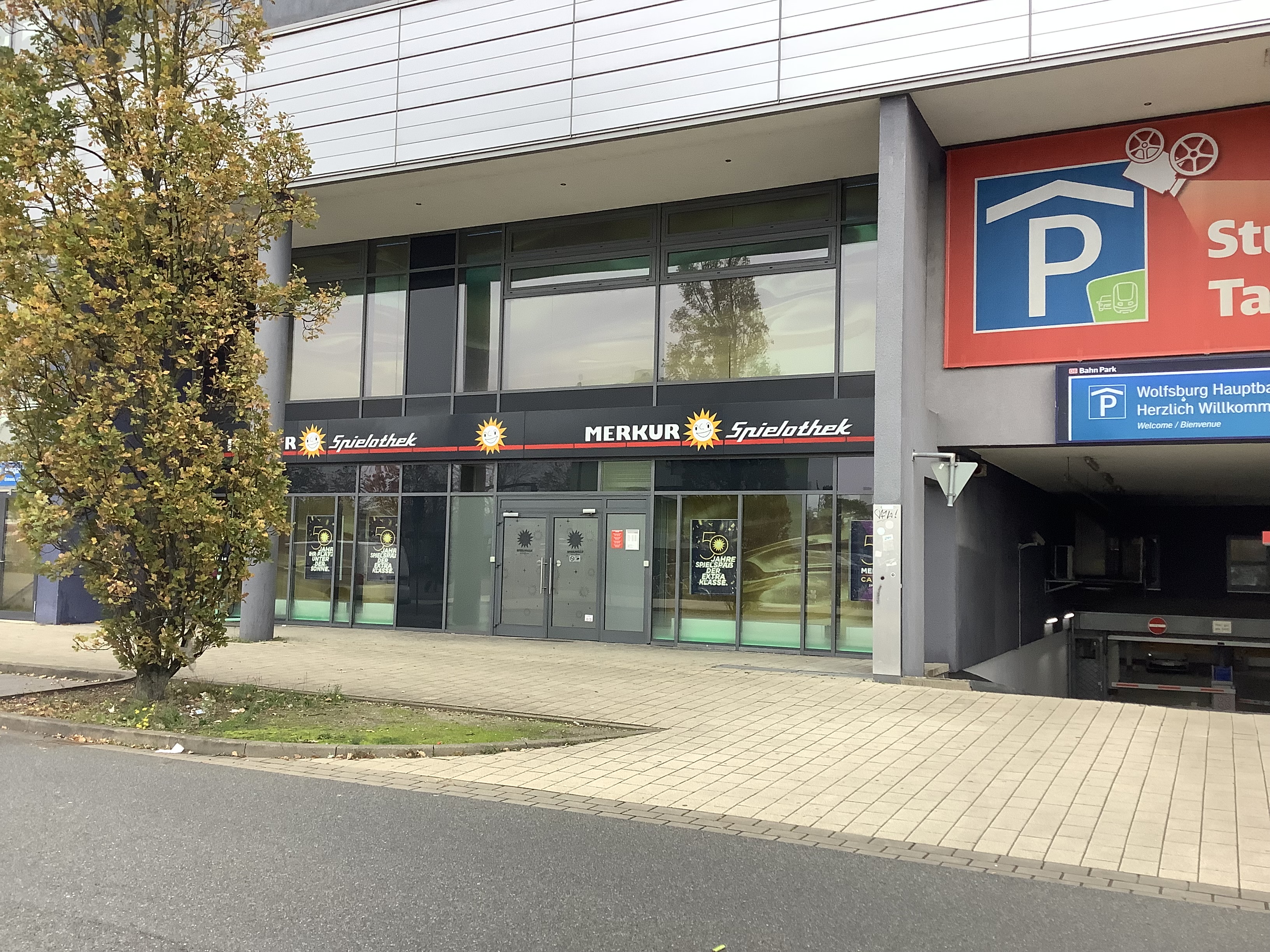MERKUR SPIELHALLE Wolfsburg, Willy-Brandt-Platz 4 in Wolfsburg