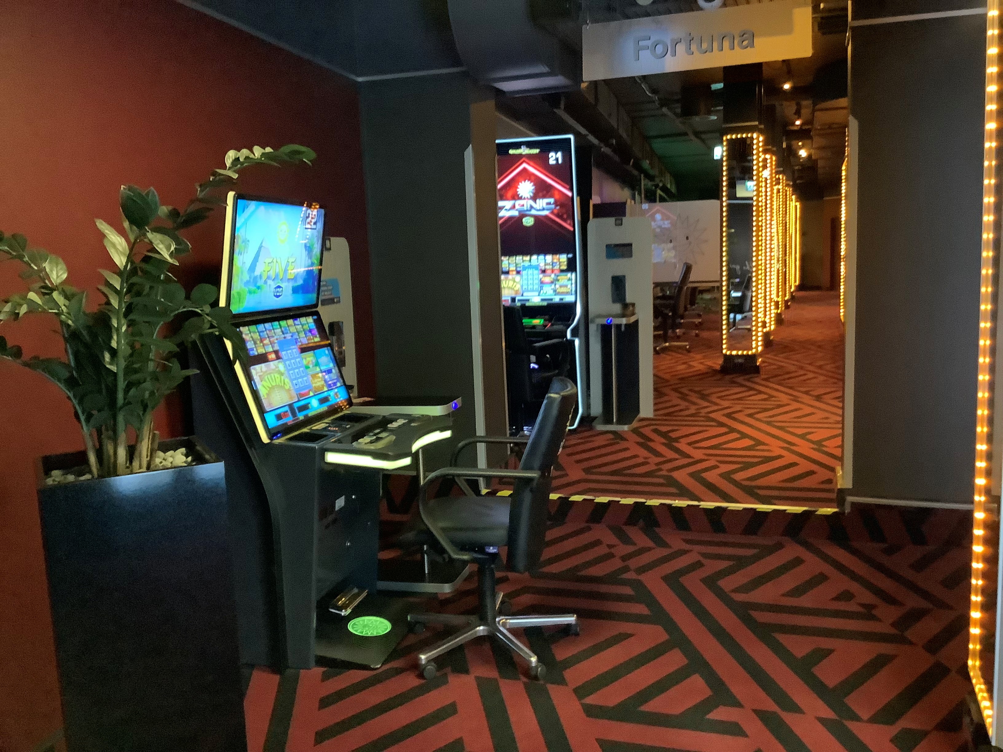 MERKUR SPIELHALLE Duisburg, Moerser Straße 57 in Duisburg