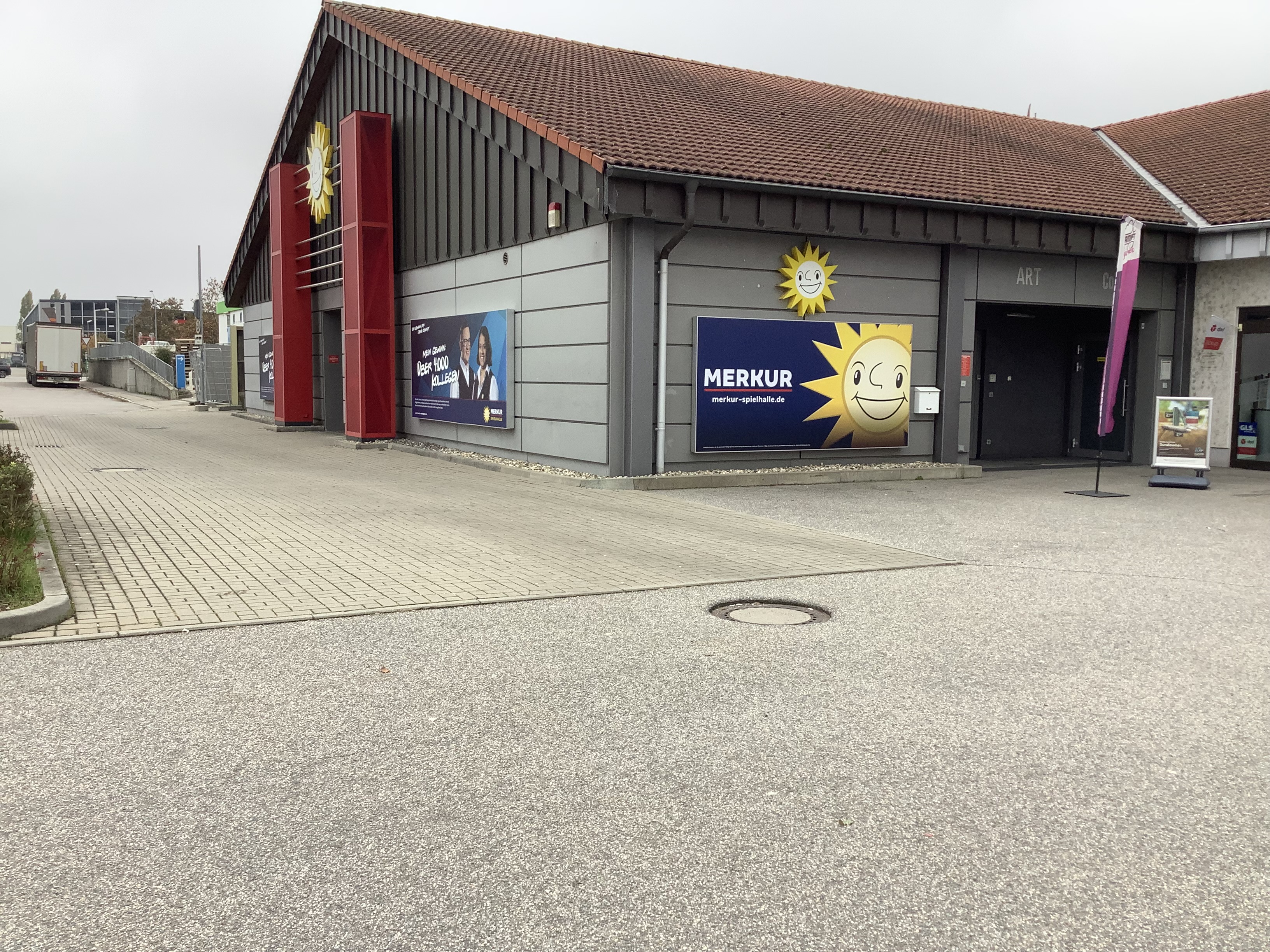 Bild 6 MERKUR SPIELHALLE Neutraubling in Neutraubling